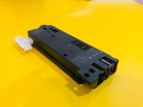 Замок люка УБЛ Merloni Indesit Ariston 14201221 INT002AR